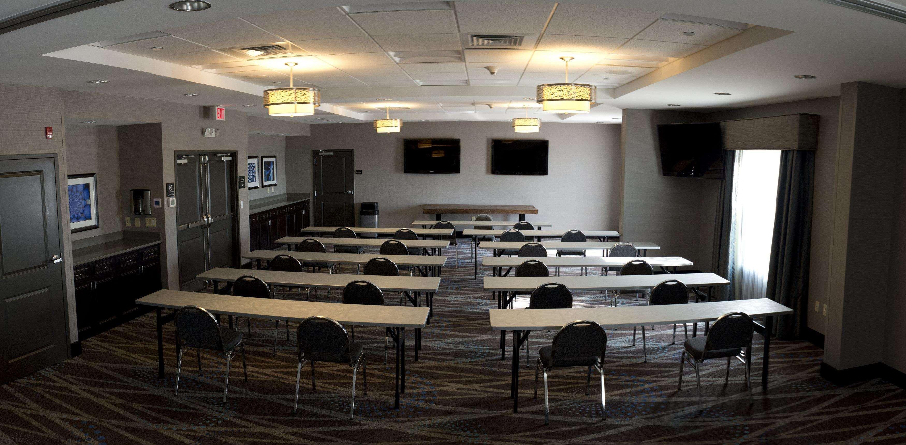 Hotel Hampton Oxford/conference Center 3*