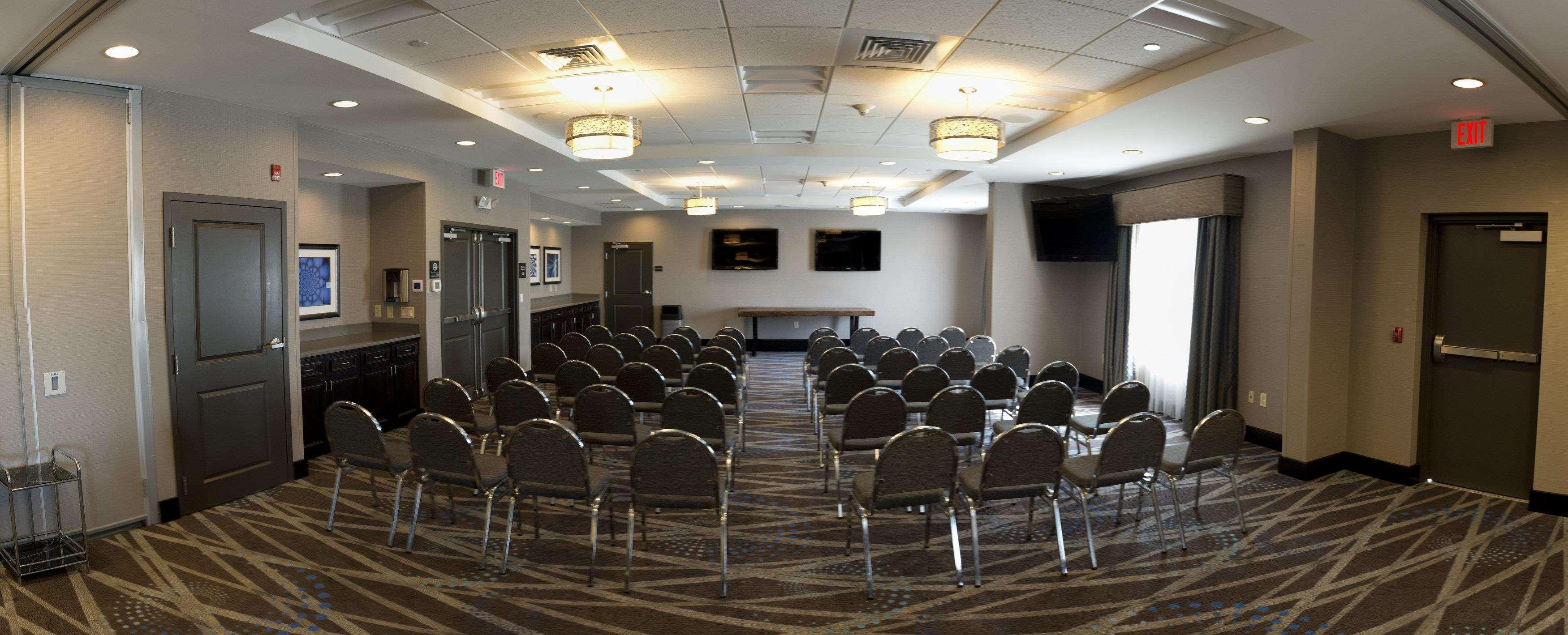 Hampton Oxford/conference Center Hotel 3*